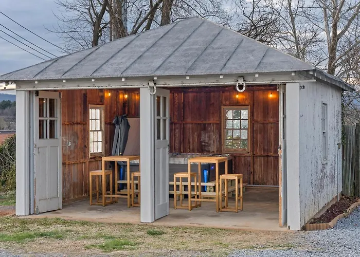 Charming 1932 Craftsman - The Bohannon House