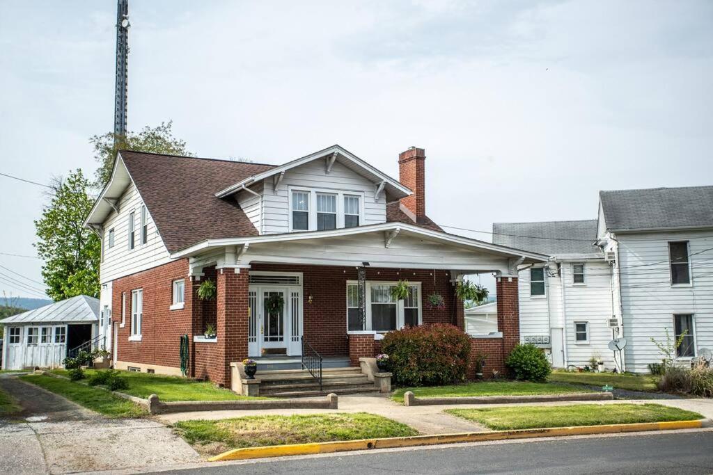 Charming 1932 Craftsman - The Bohannon House * Luray