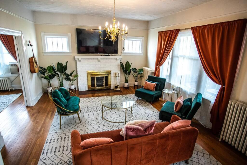 Charming 1932 Craftsman - The Bohannon House *