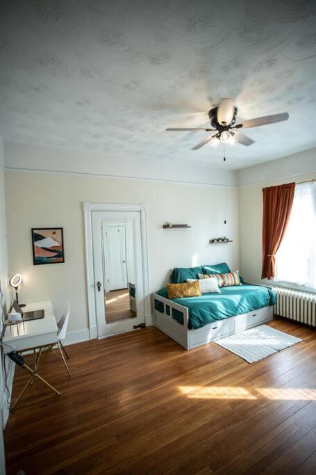 Ferienhaus Charming 1932 Craftsman - The Bohannon House *