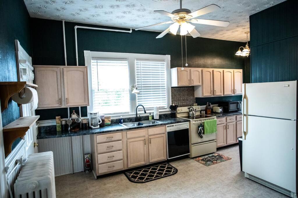 Charming 1932 Craftsman - The Bohannon House *